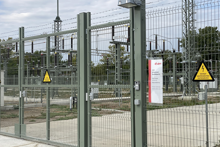 Steelvent keritésrendszer a Paks Nyugat 132 kV-os kapcsolóállomáson